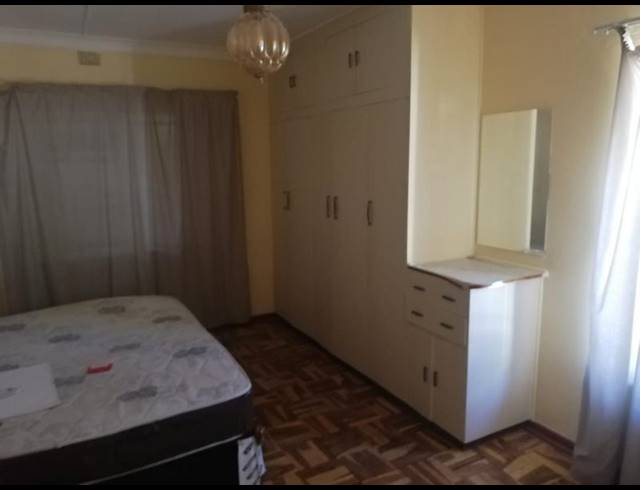 16 BEDROOM HOUSE FOR SALE IN UNIVERSITAS